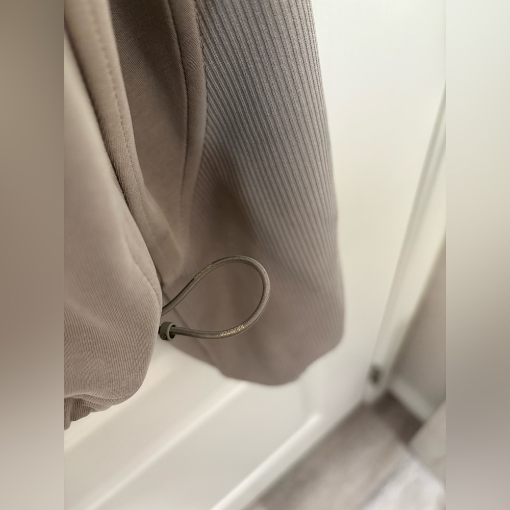 Lululemon•Brushed Softstreme Ribbed Half Zip•Riverstone Taupe•FLAWLESS• 10 - Picture 9 of 16